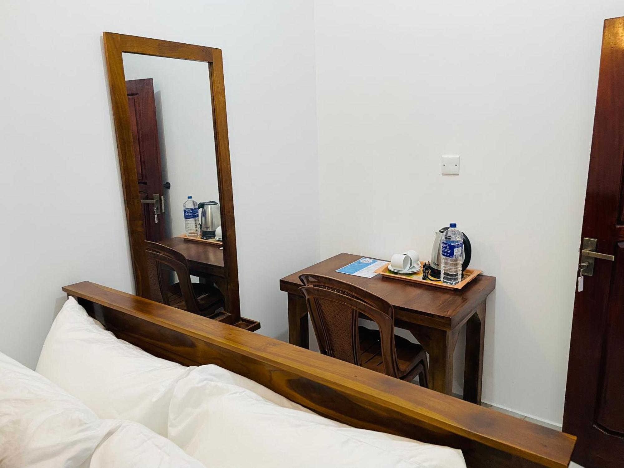 Kanthi Holiday Rest Homestay Mirissa Dış mekan fotoğraf